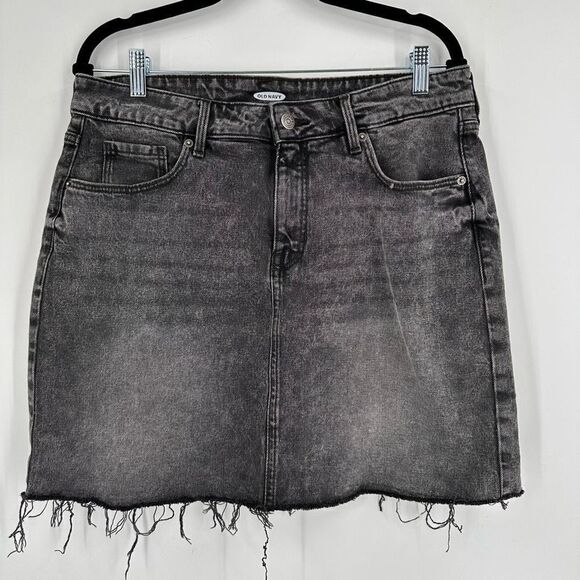 Old Navy Women's Frayed Hem Flat Front Denim A-Line Mini Skirt Black Size 12 - Picture 1 of 9